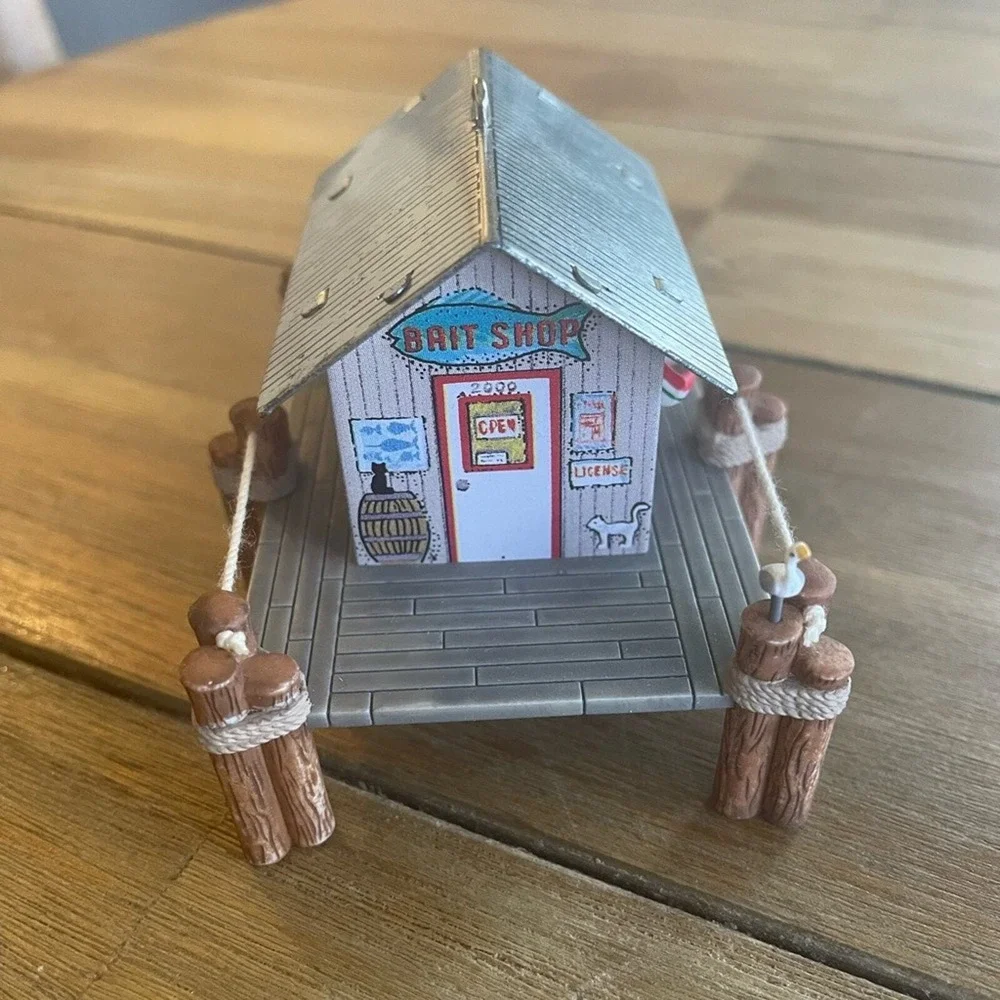 Hallmark‎ Keepsake Ornament Bait Shop With Boat Town and Country 2000